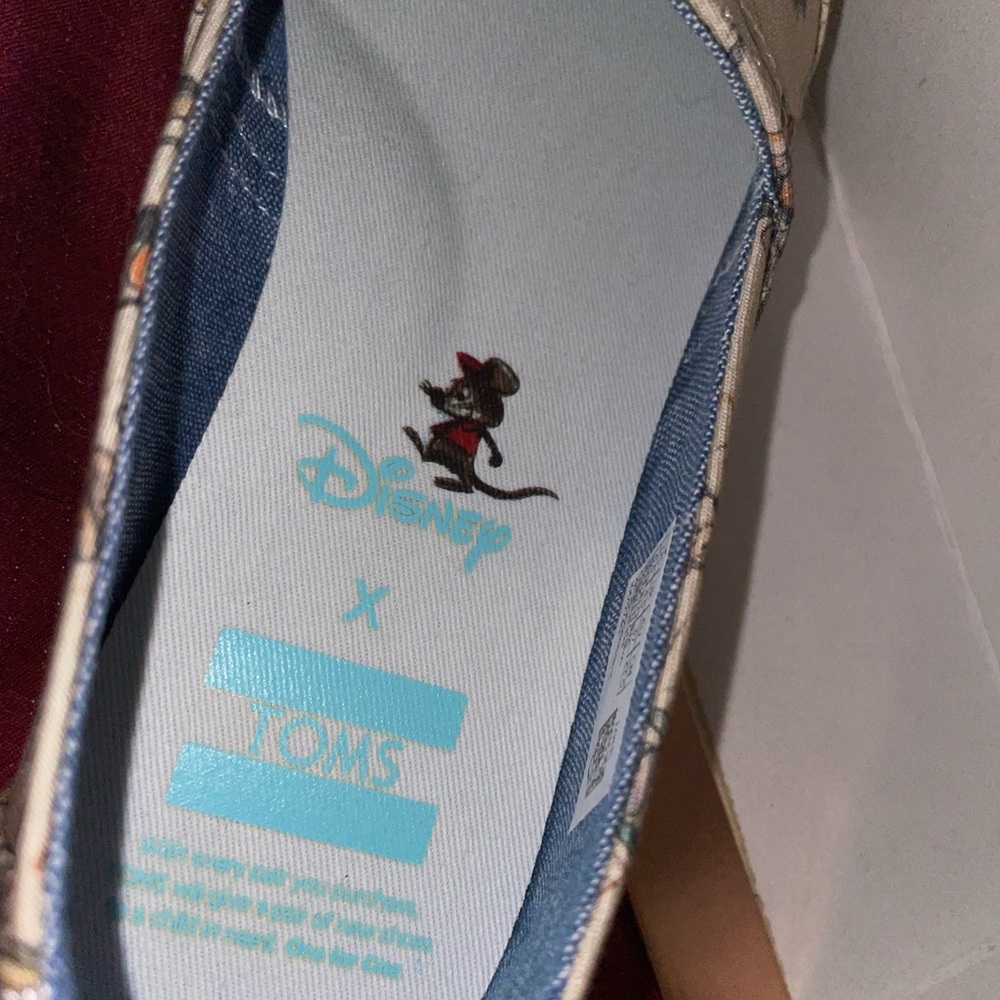 Disney's Cinderella Toms Shoes - Picture 3 of 5